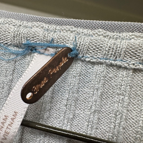 Top - Picture 5 of 8